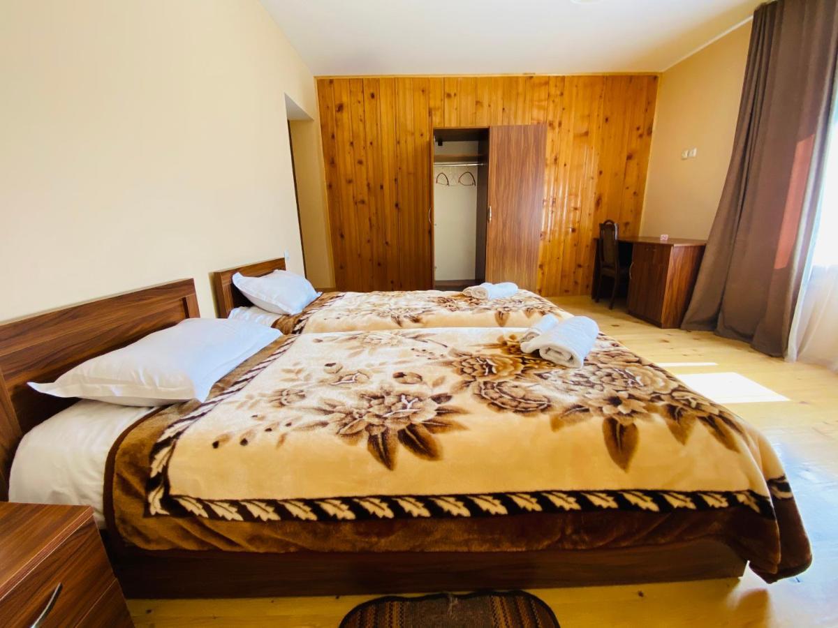 Guesthouse Alpenrose เมสเตีย ภายนอก รูปภาพ