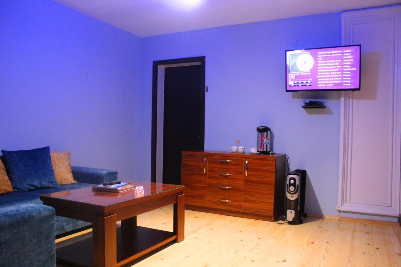 Guesthouse Alpenrose เมสเตีย ภายนอก รูปภาพ