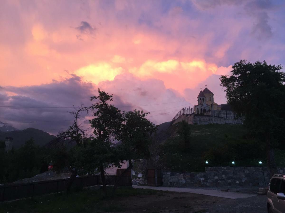 Guesthouse Alpenrose เมสเตีย ภายนอก รูปภาพ