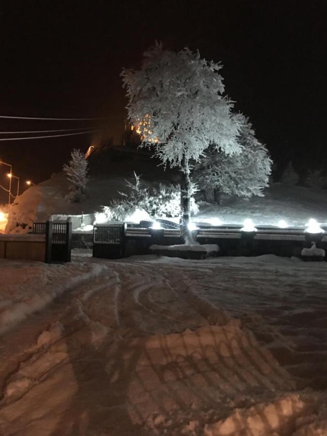 Guesthouse Alpenrose เมสเตีย ภายนอก รูปภาพ